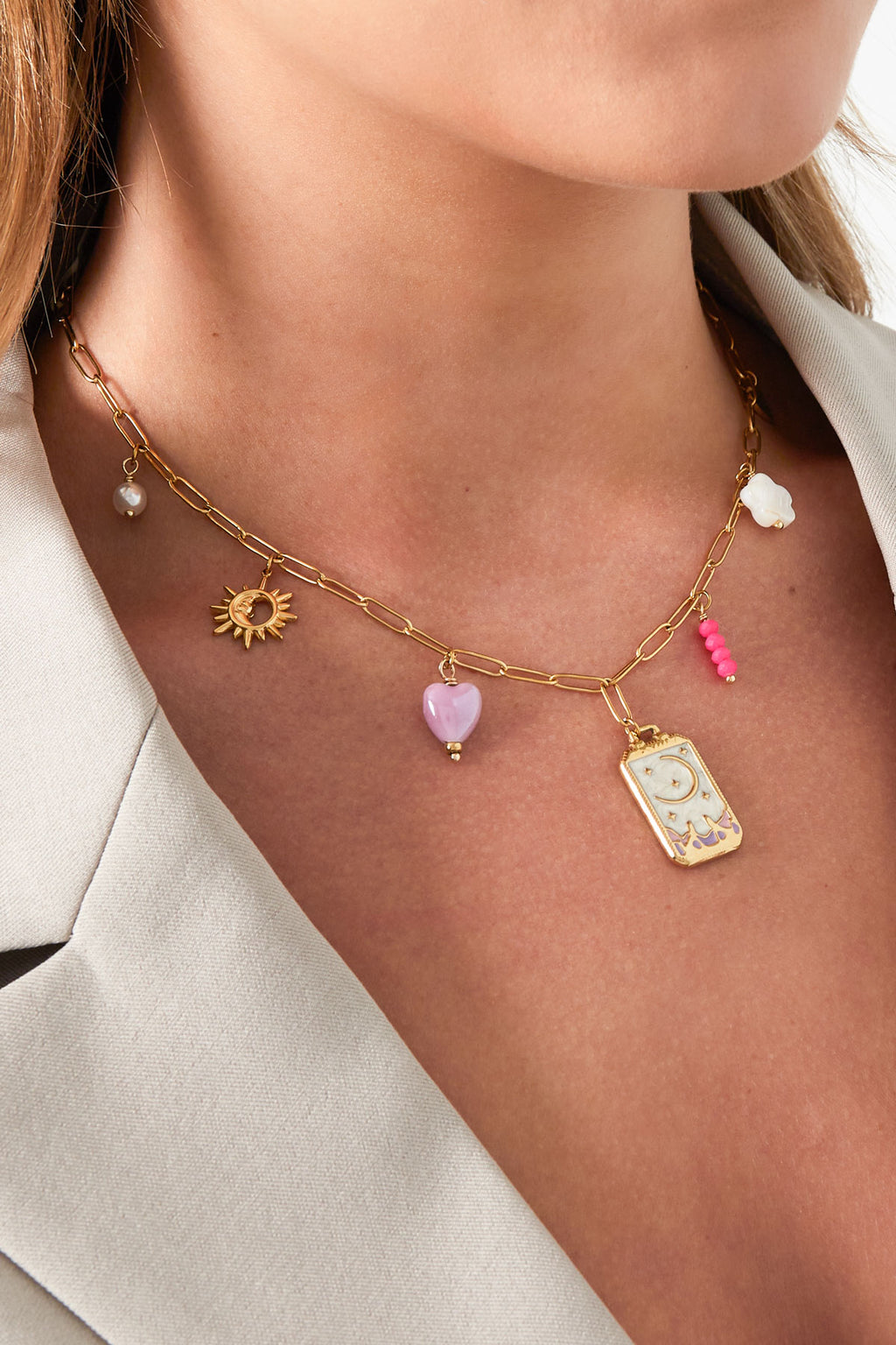 collana con ciondolo a forma di piccola luna