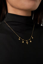 collana con ciondolo fiori e cuori