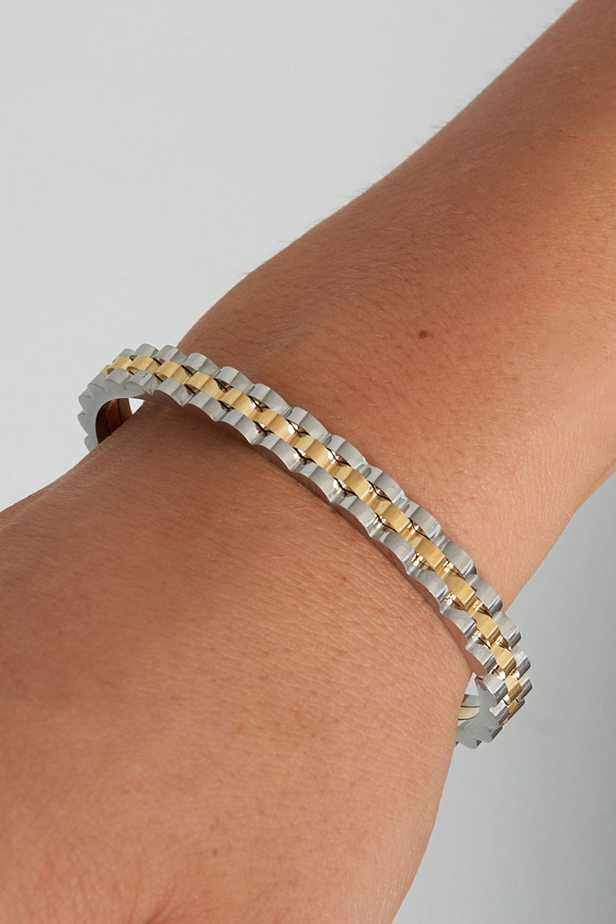 bracciale rigido a maglie