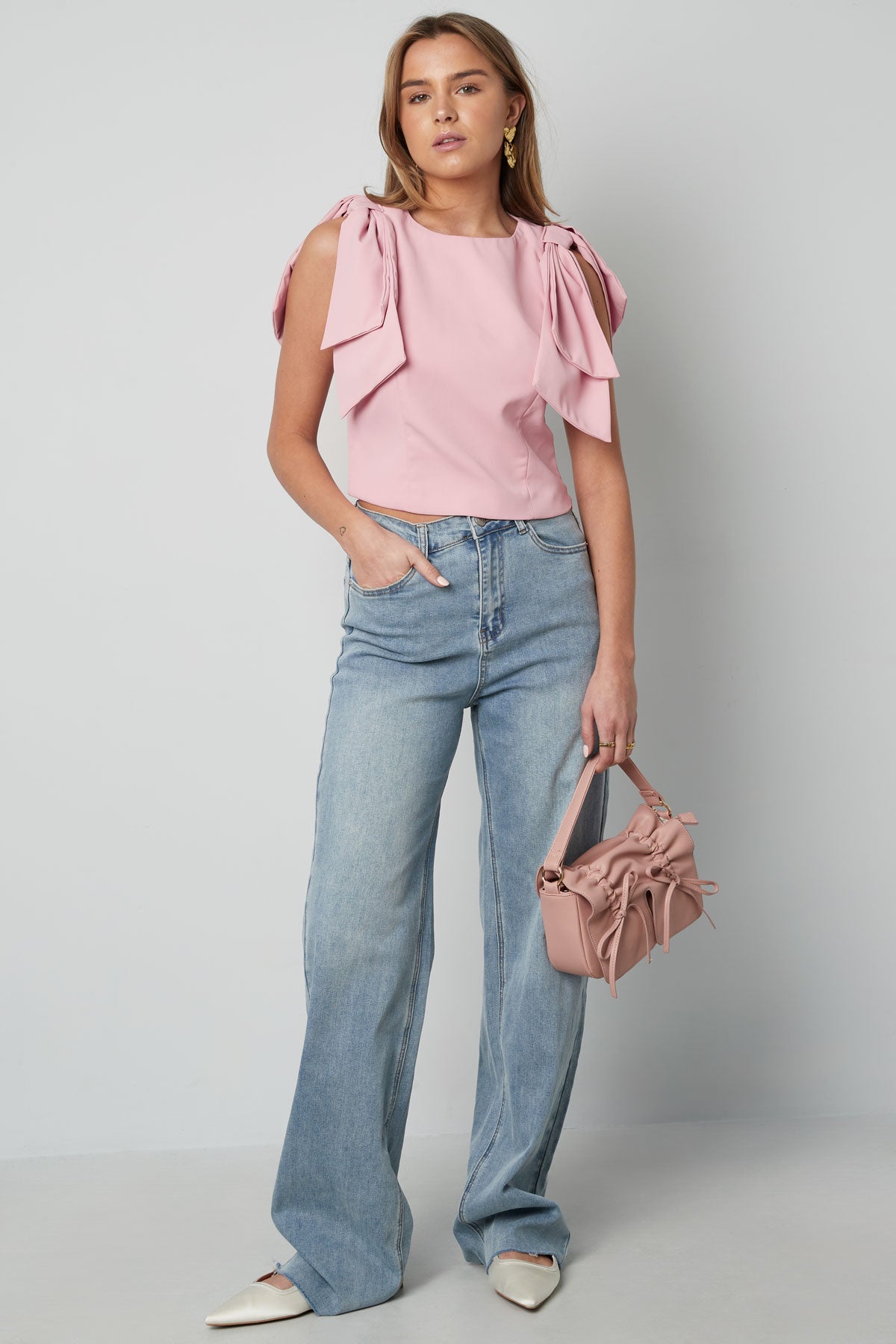 Top a Manica Corta Donna in Poliestere Design con Volantini sulle Spalle