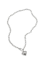 Collana pendente a cuore con chiusura frontale