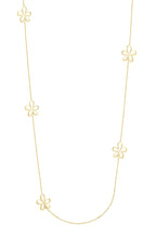 collana lunga con ciondoli a fiore