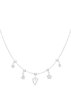 collana con ciondolo fiori e cuori