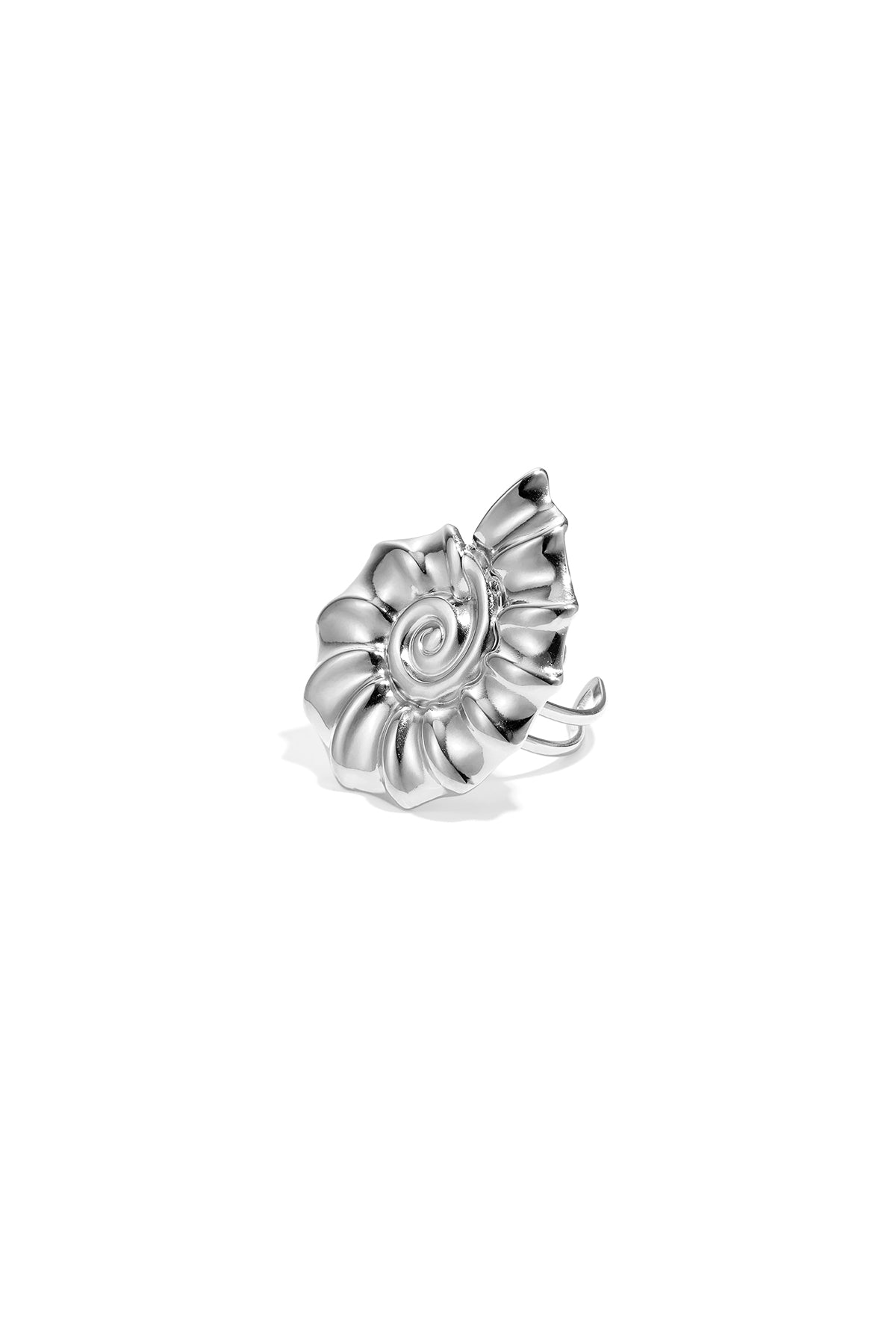 Anello con conchiglia a spirale