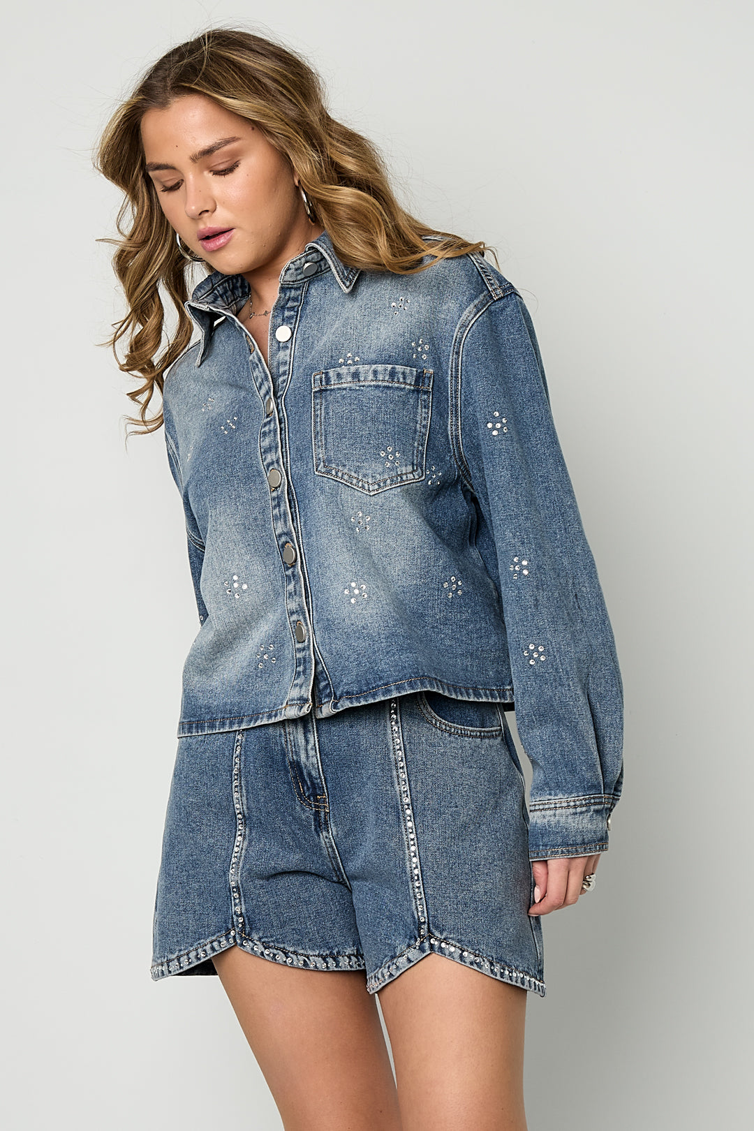 Pantaloncini in denim con strass