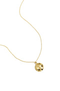 Collana con rosa su pendente a forma di fiore