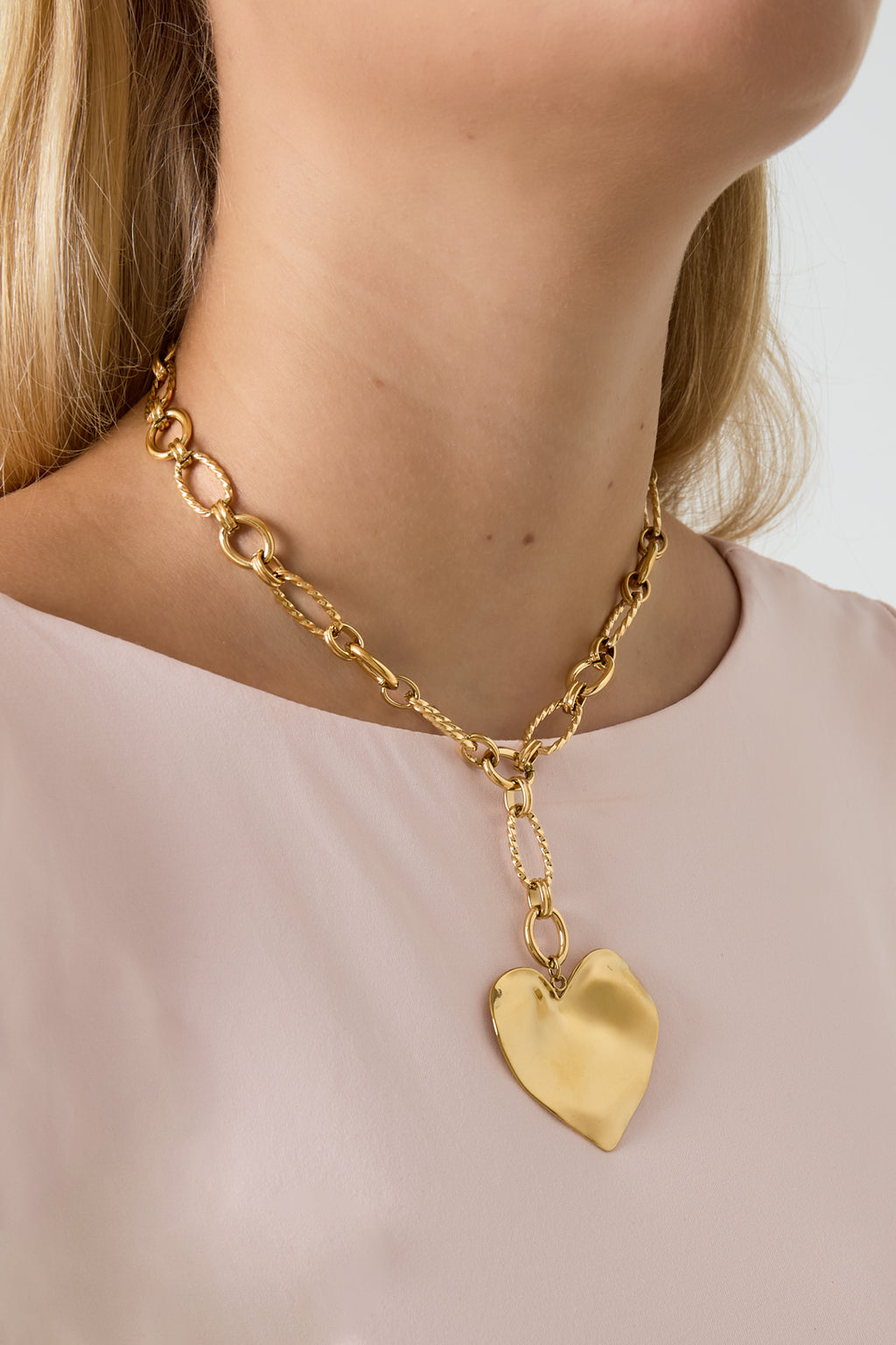 Collana con catena a forma di cuore grande