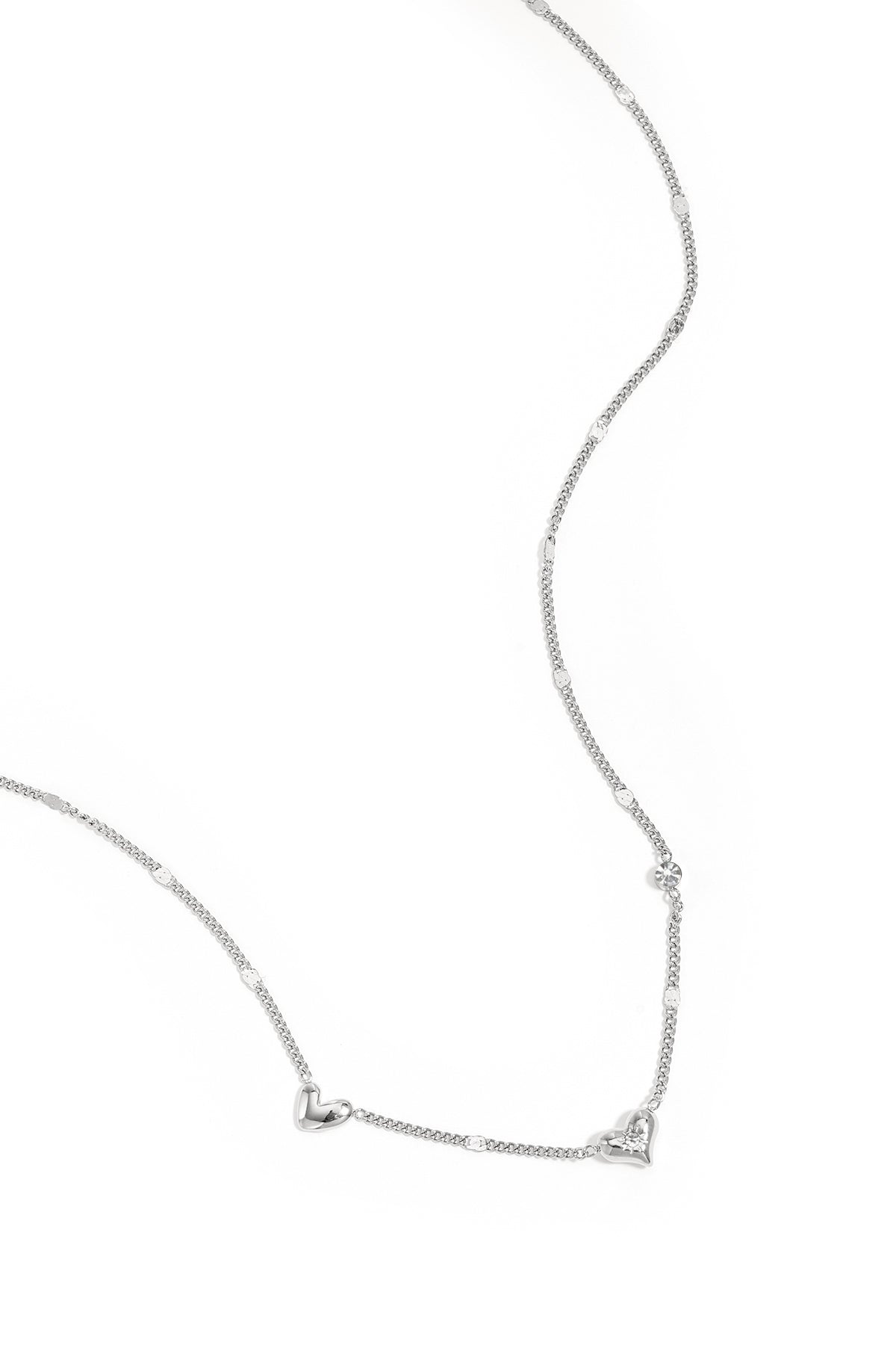 Collana con cuori pietre e motivi