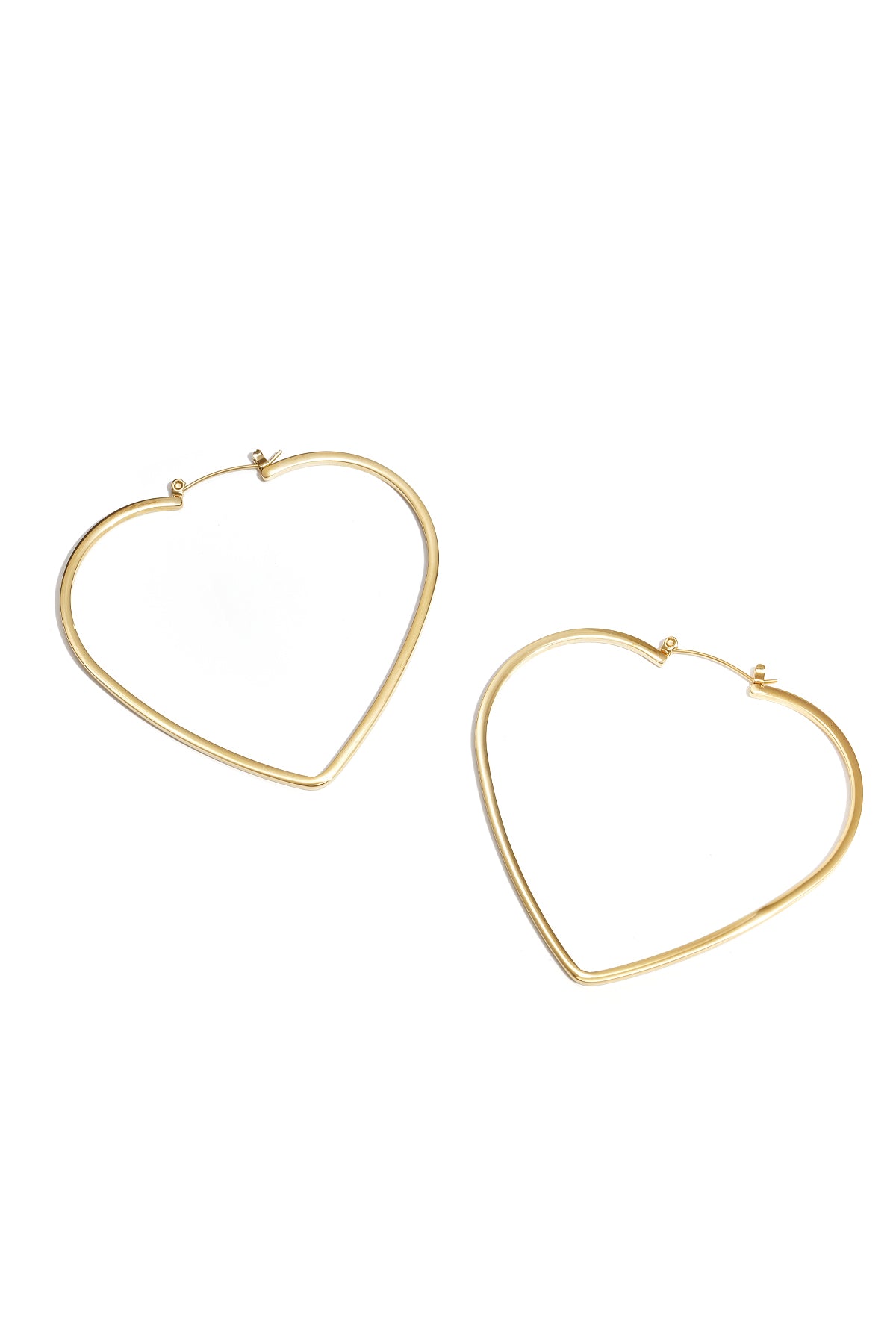 Orecchini a cerchio minimalisti a forma di cuore