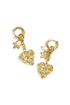 Orecchini con ciondolo a forma di cuore di fiori e perla
