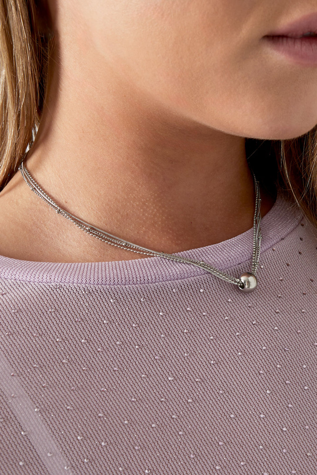 Collana con ciondolo senza tempo