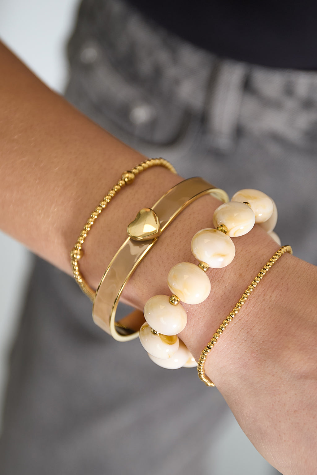 Bracciale elastico con perline grandi
