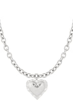 Collana con cuore abbracciato