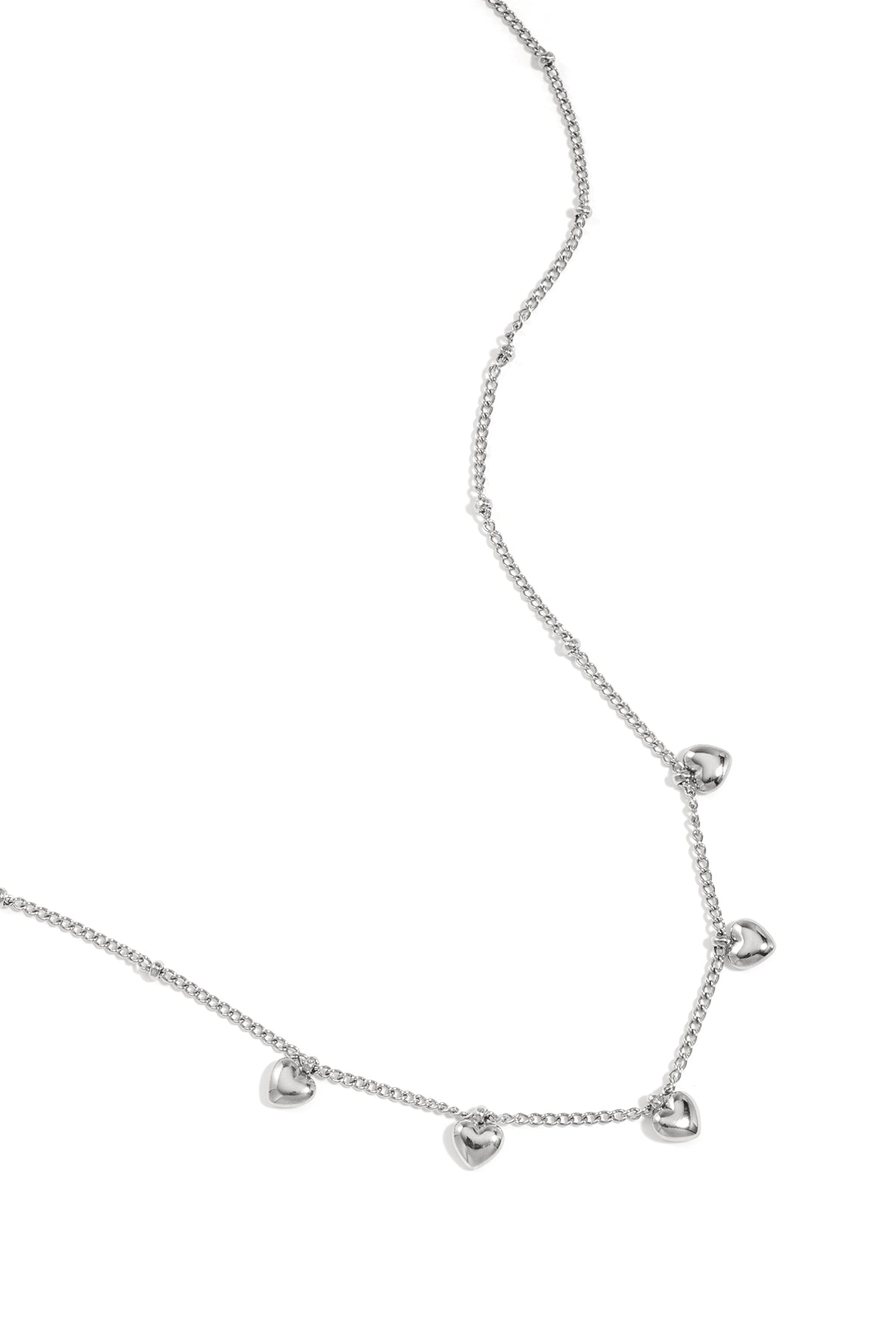 Collana minimalista con piccoli cuori