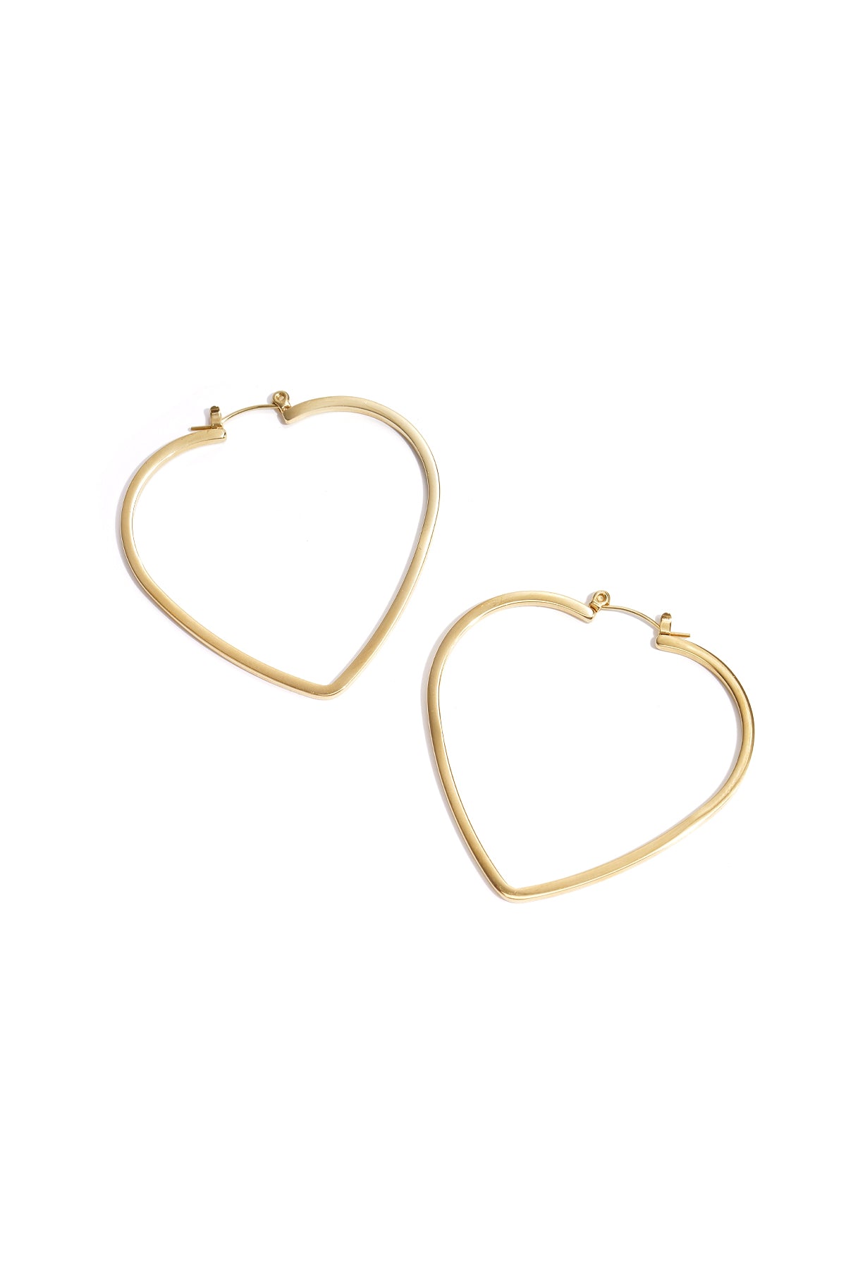 Orecchini a cerchio minimalisti a forma di cuore