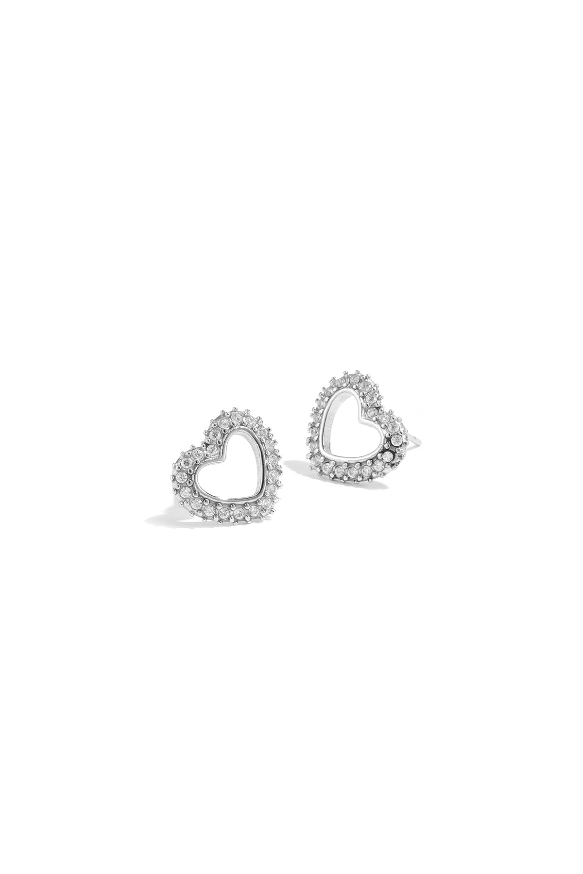 borchie a forma di cuore con diamanti