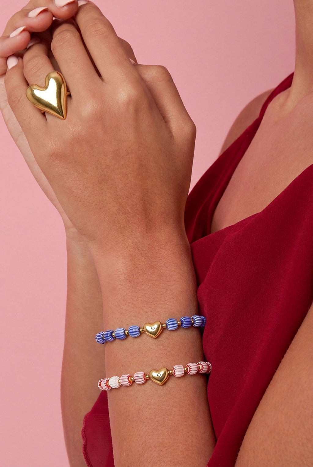 Bracciale di perline con centrotavola a forma di cuore