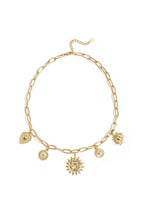 Collana con ciondoli a forma di sole e cuore