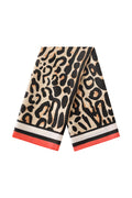 Sciarpa leopardata di classe