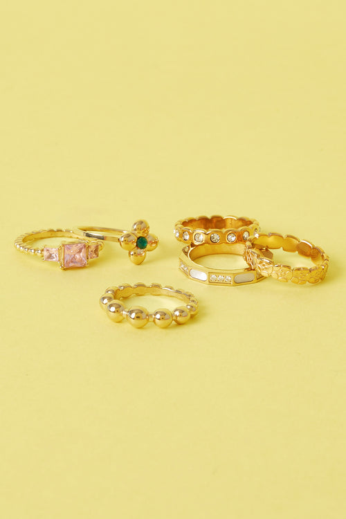 Anello importante con trifoglio e pietra