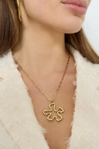 Collana con ciondolo a forma di fiore pendente