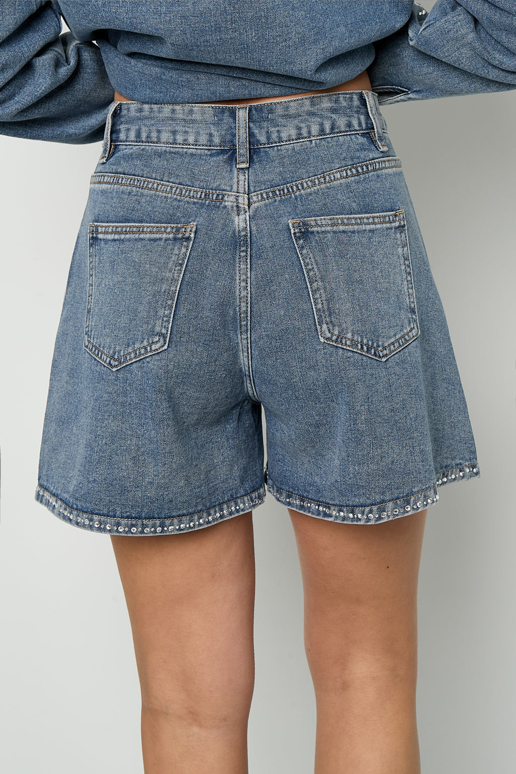 Pantaloncini in denim con strass
